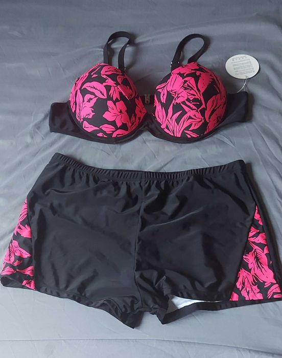 Piękny strój kąpielowy