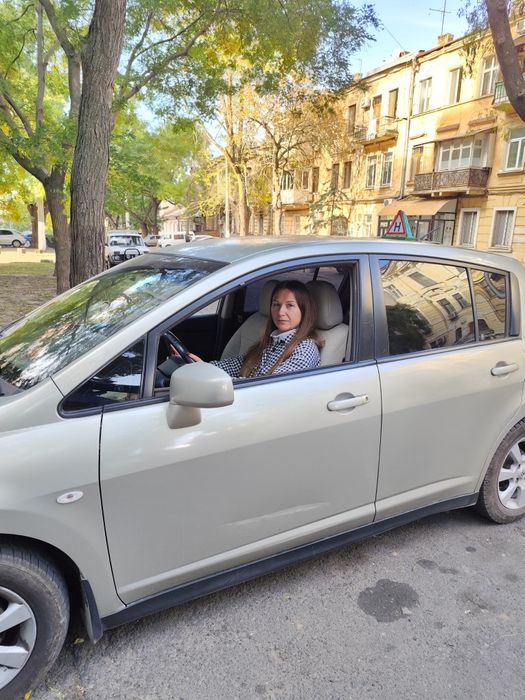 Инструктор по вождению.