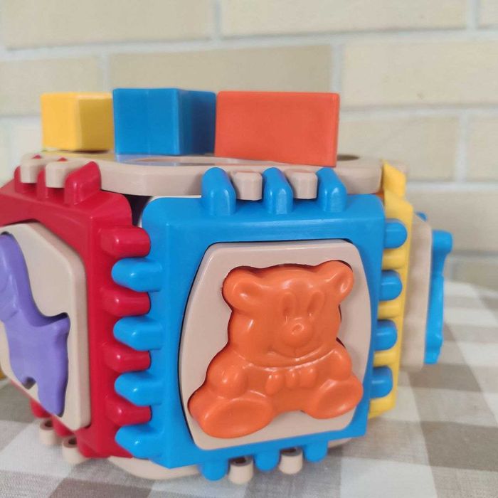 Розвиваюча іграшка сортер