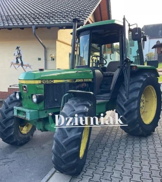 John Deere 2650  John Deere 2650