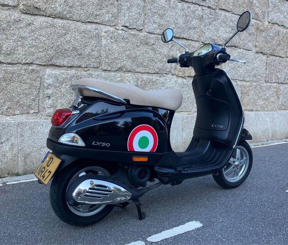 Piaggio Vespa LX50 2013