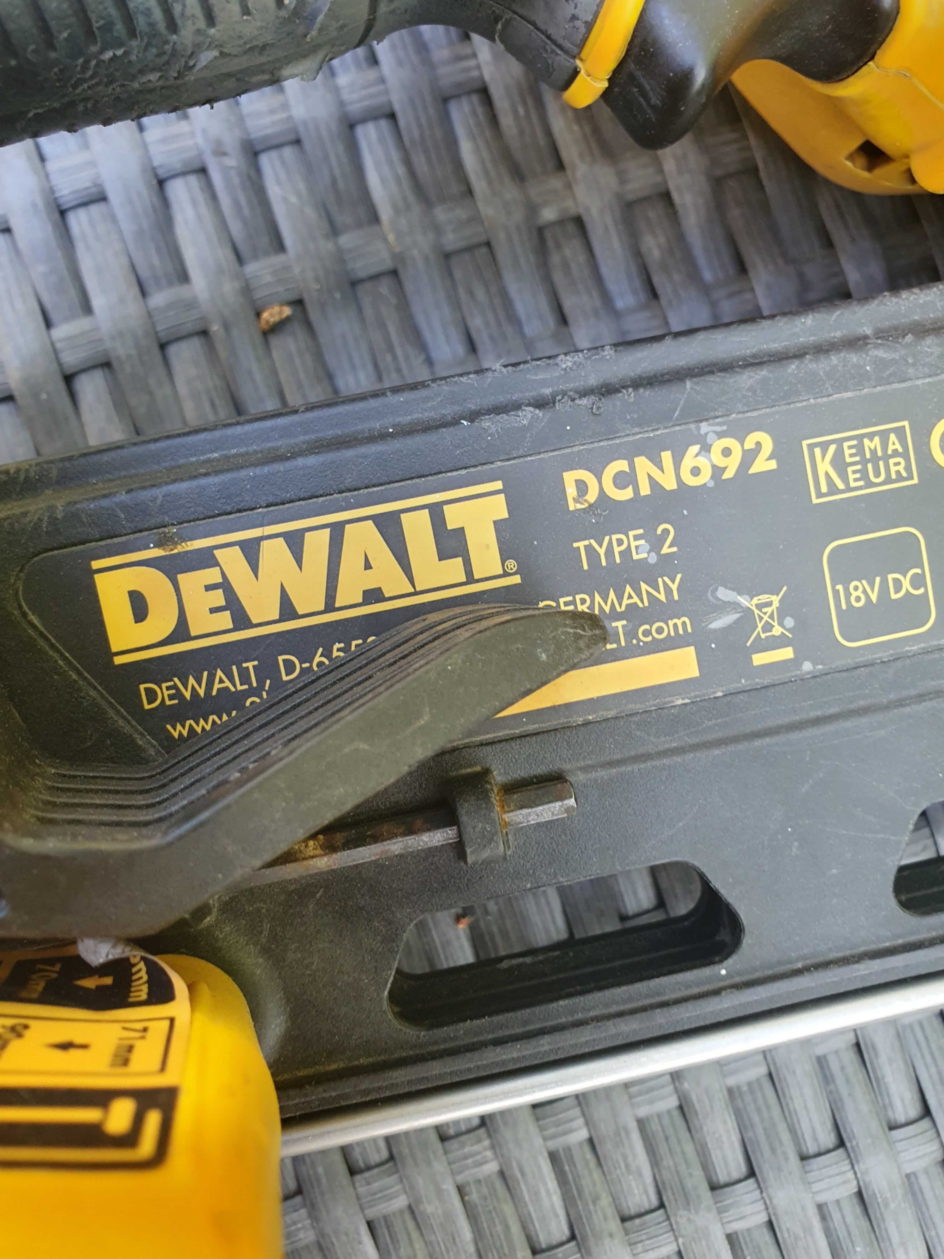 Gwozdziarka akumulatorowa DeWalt DCN692 w pelni sprawna