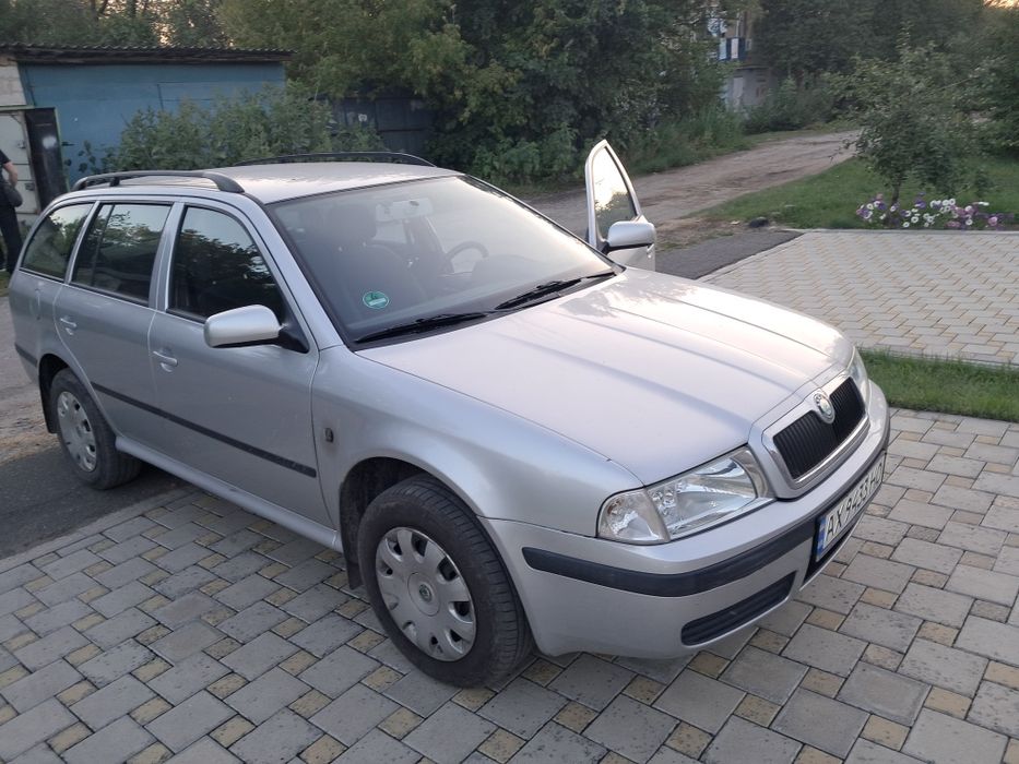 Продам шкода  октавия тур 1.6