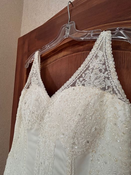 Весільна сукня вишита бісером