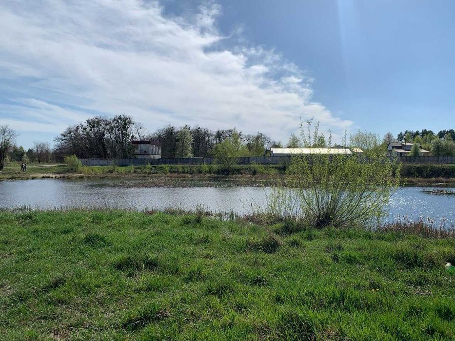 Земля під базу від починку біля озера в Лісовичах! Комунікації поруч