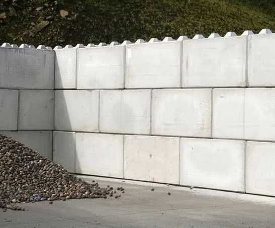 Bloki Betonowe, Klocki