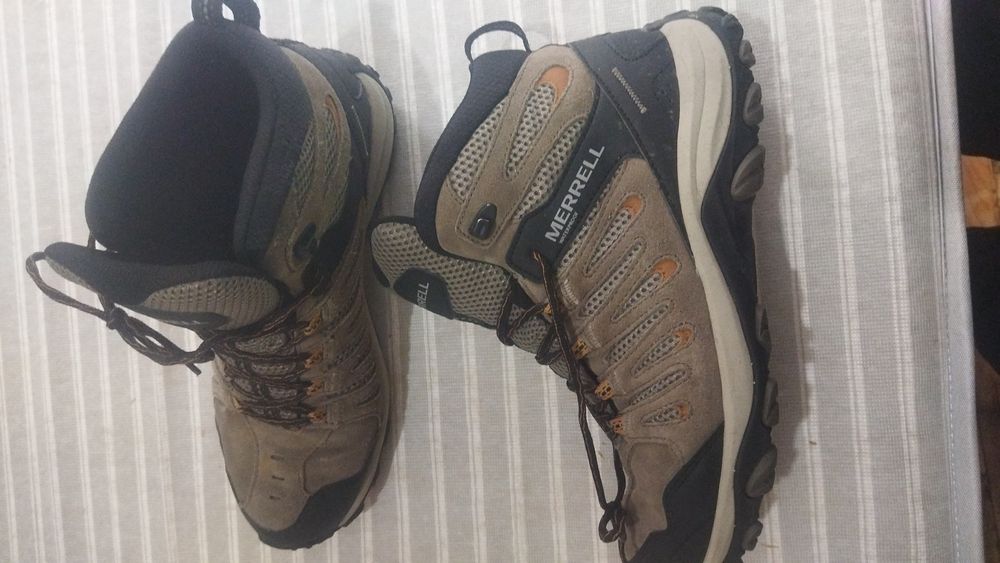 Tênis merrel marrom