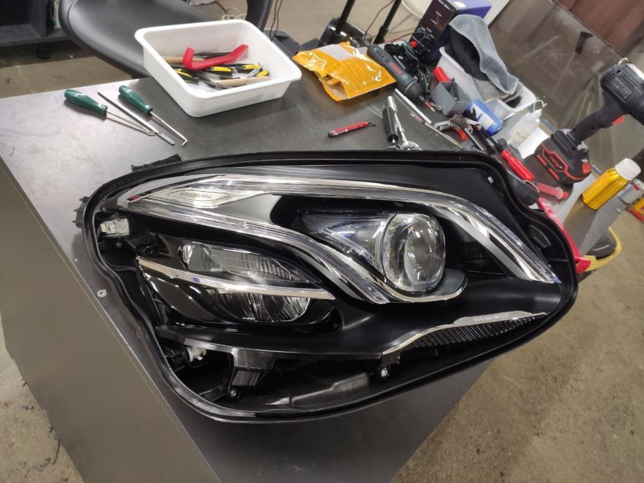 Ремонт фар авто - заміна скла, корпусу, полірування. Перепаковка.