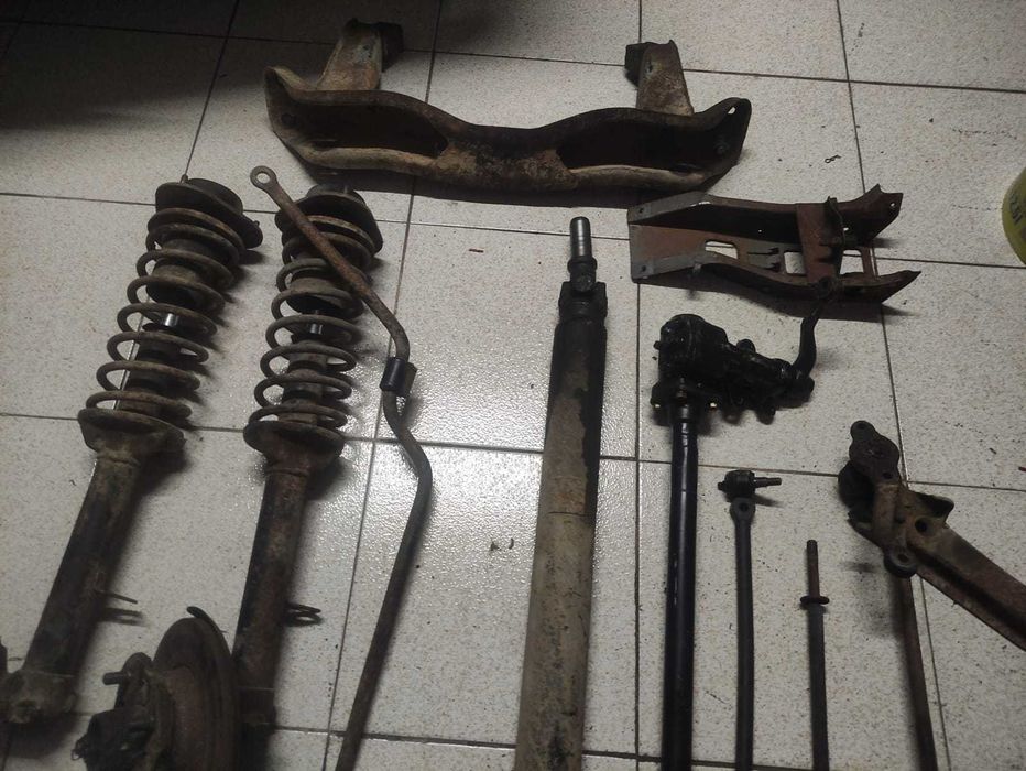 Material peças Datsun 1200