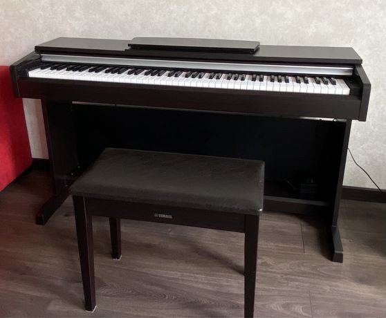 Цифровое пианино Yamaha Arius YDP-135