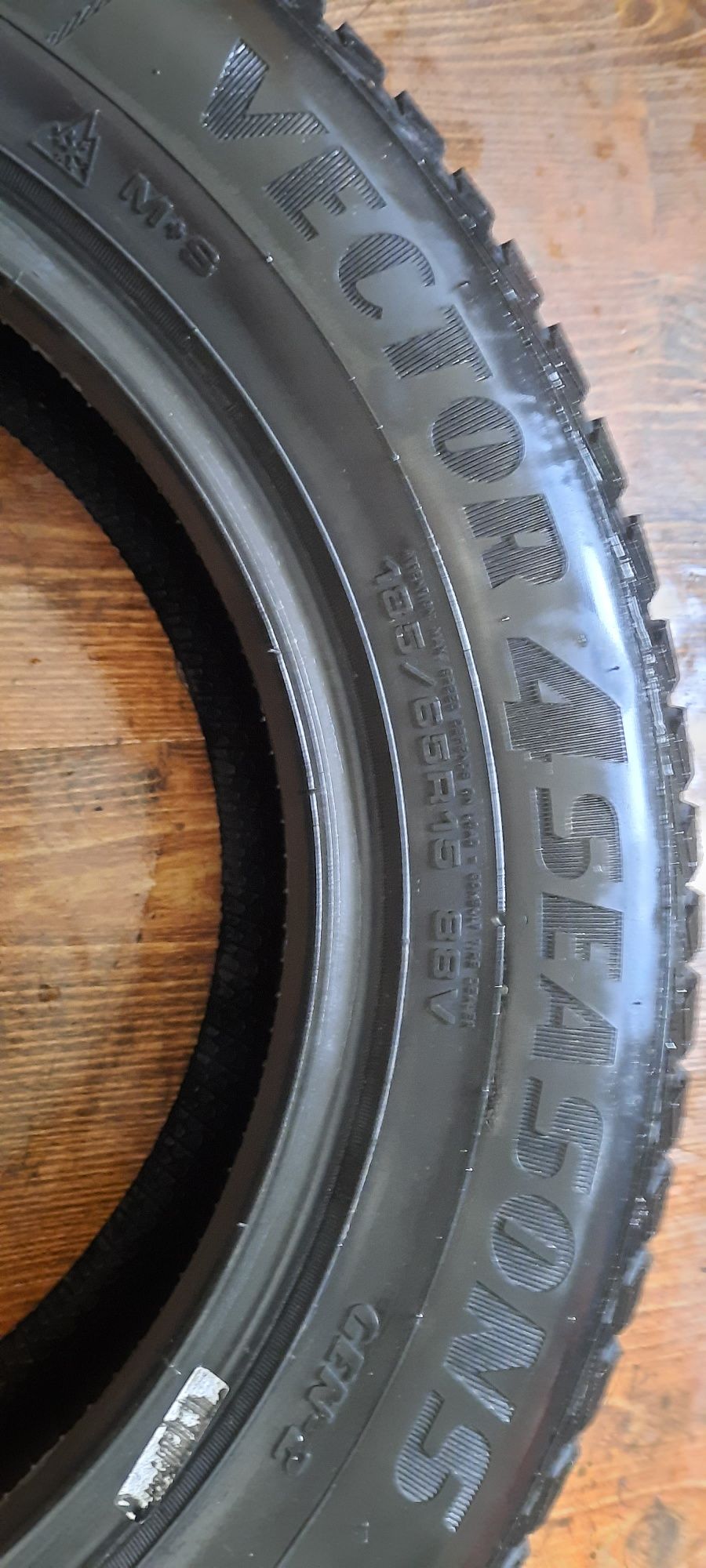 Opona pojedyncza wielosezonowa GOODYEAR  185/65R15