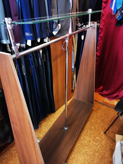 Продам стійку- вішалку для одягу з скляною полицею,