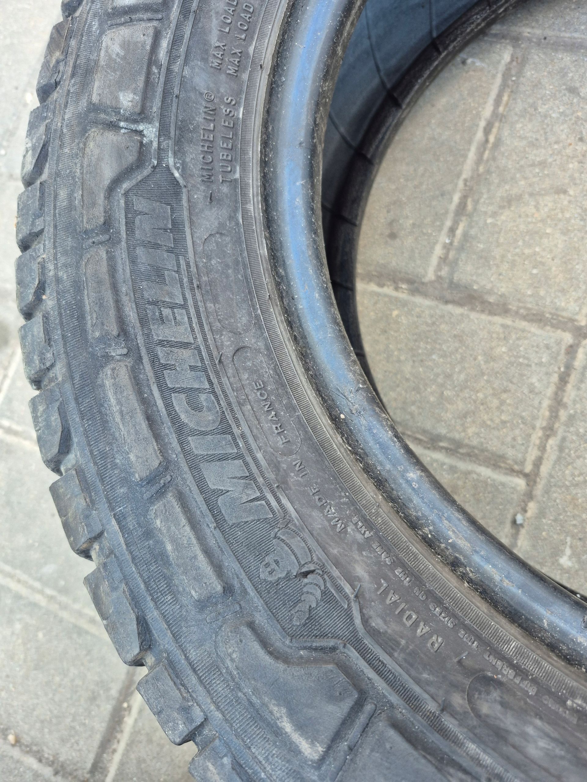 Michelin Agilis Crossclimate 215/65R16C 109/107 T 2X