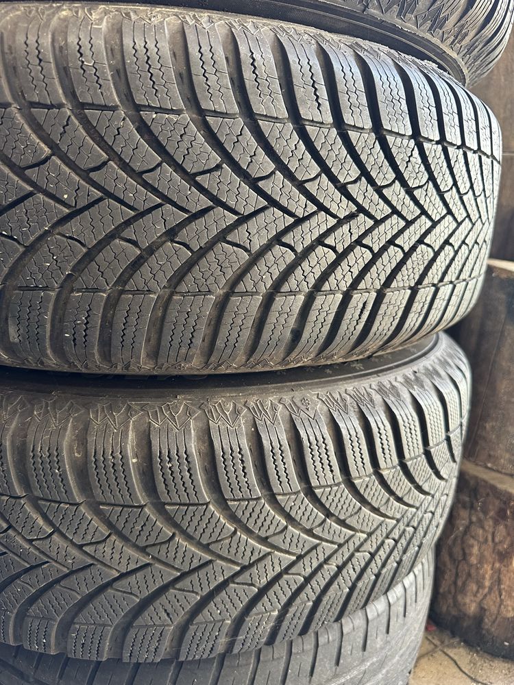 Opony Zimowe 215/65 R16 na felgach 5x114.3