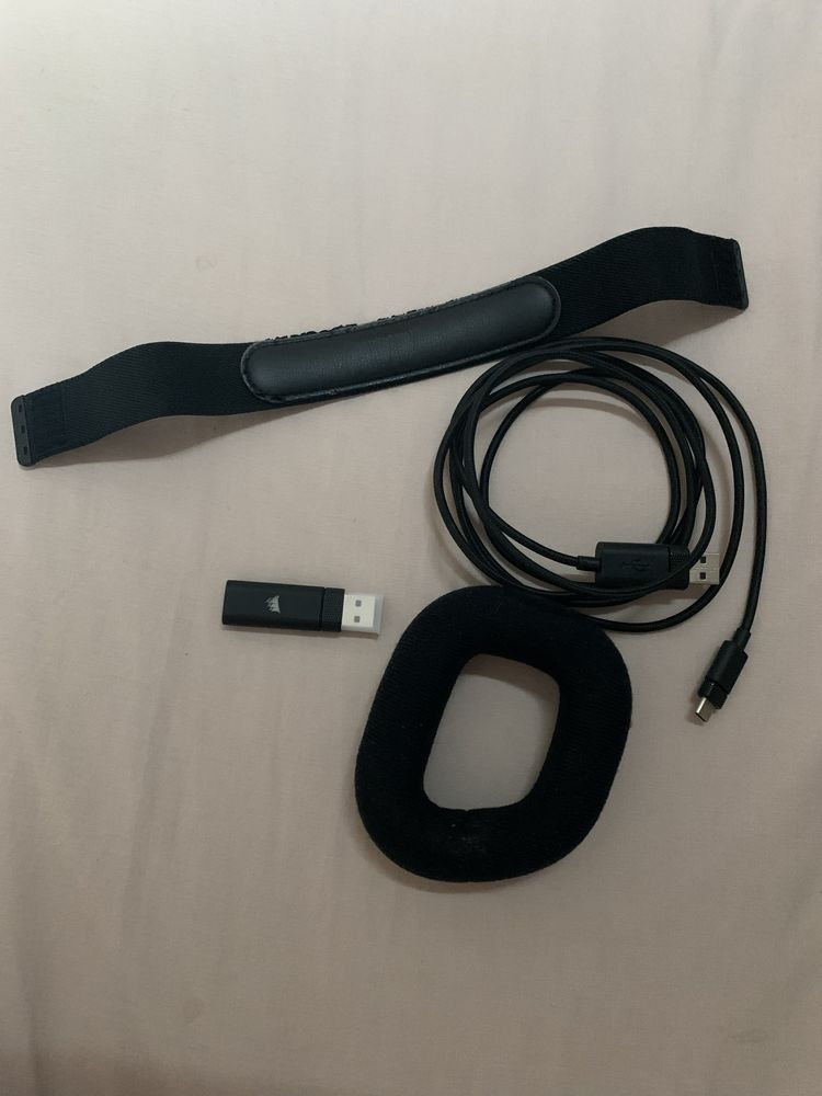 Навушники Corsair HS80 RGB Wireless