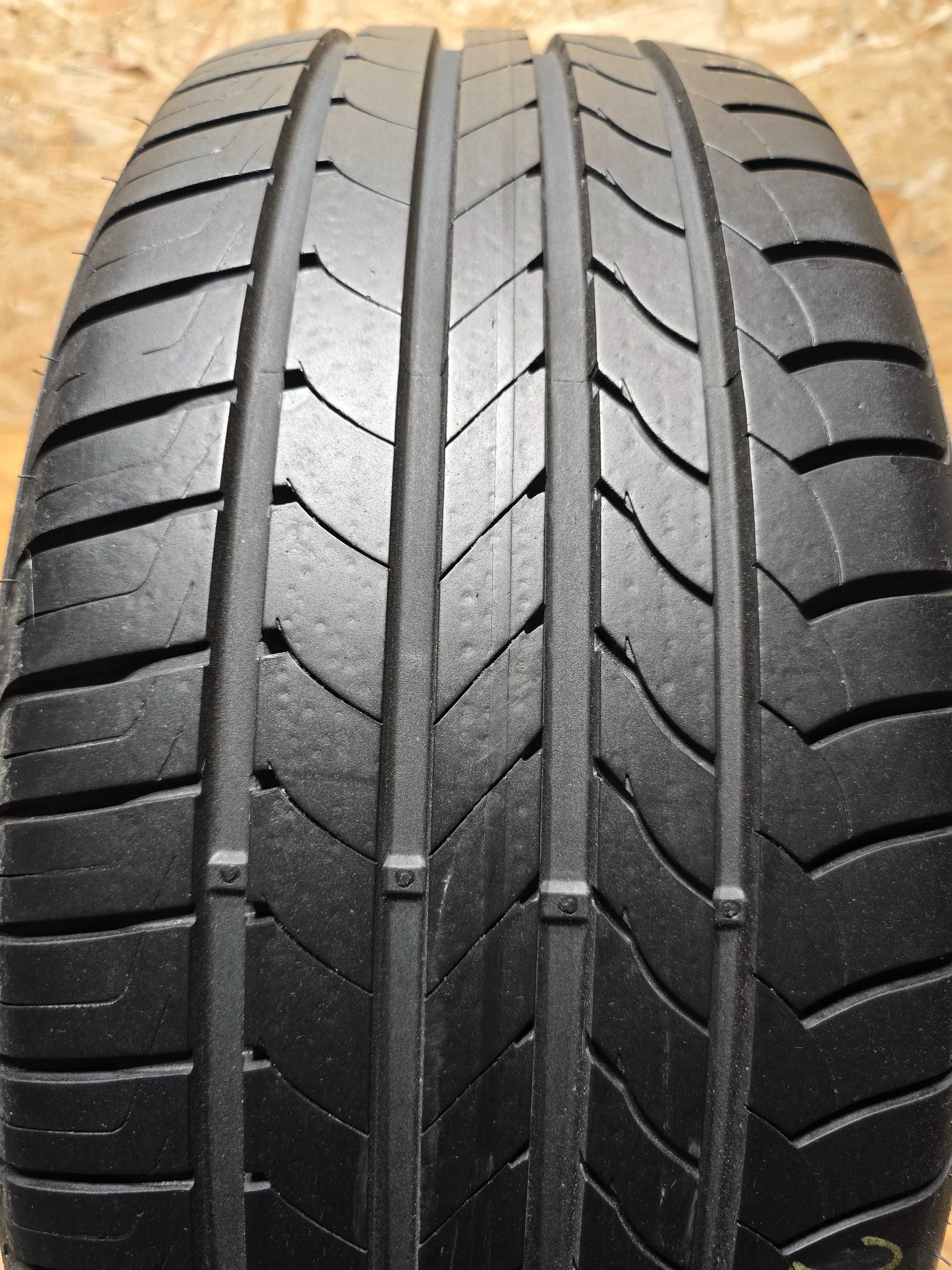 Opona pojedyńcza 225/45/18 91Y Goodyear Efficient Grip RUNFLAT