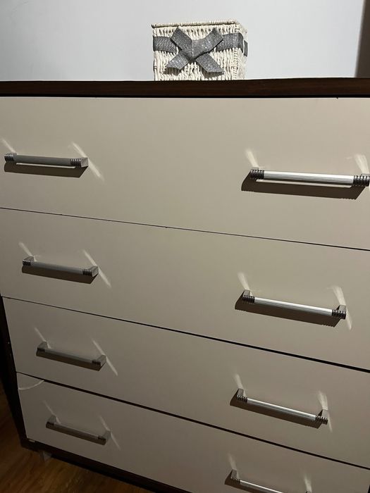 Komoda używana biała