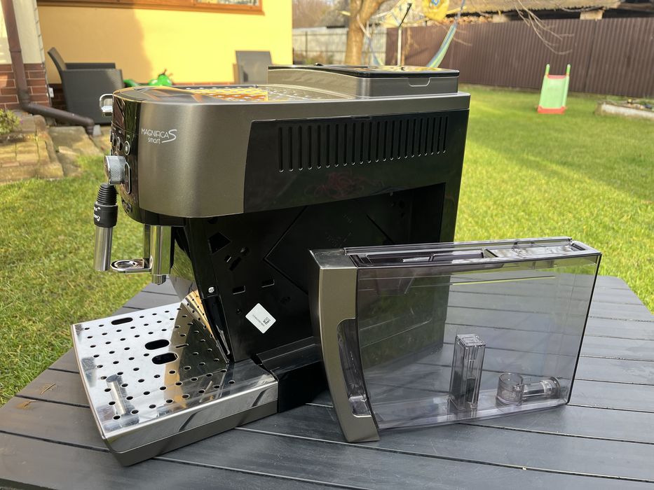 Кавоварка Delonghi Magnifica S Start як нова гарнтія
