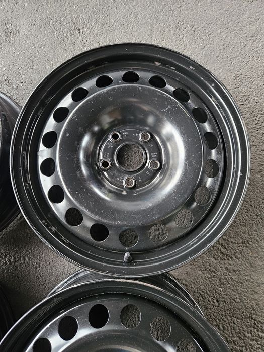 Felgi Stalowe Tiguan Passat Golf T-Rock 17 Cali 5x112 6.5J17 ET38