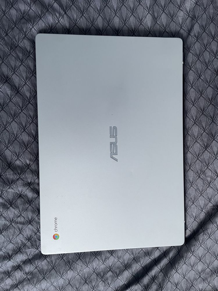 Asus ChromeBook c523n