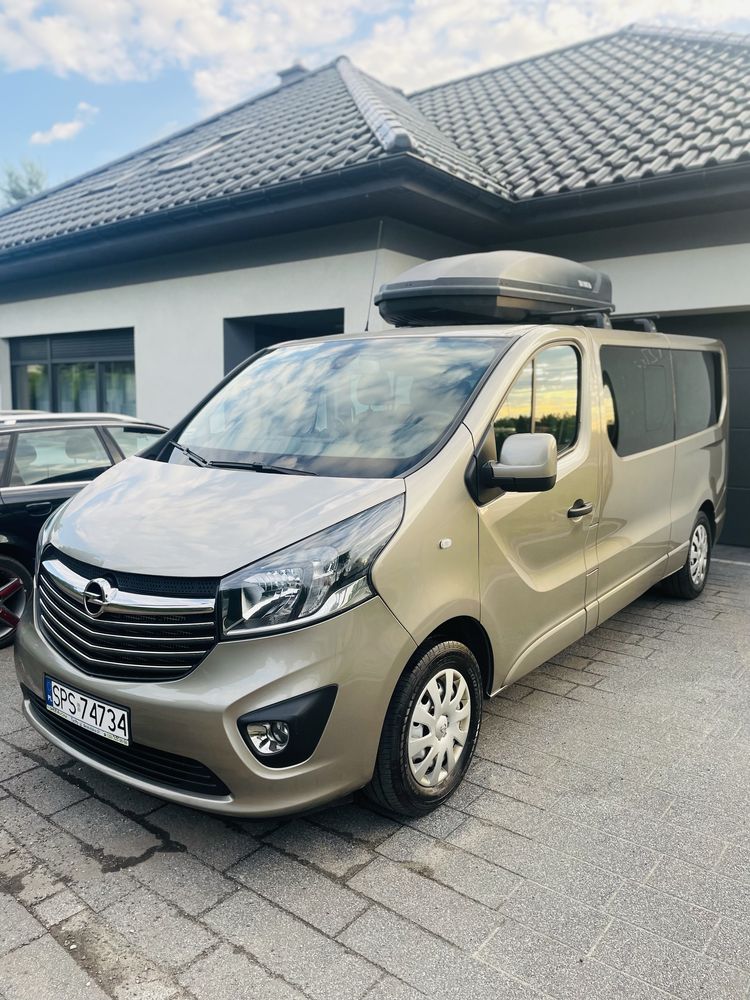 Wynajem Busa Opel Vivaro 9 osób Śląsk Hak Bagażnik na rowery BOX