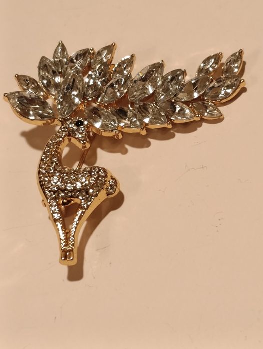 Broszka świąteczna srebrny renifer.