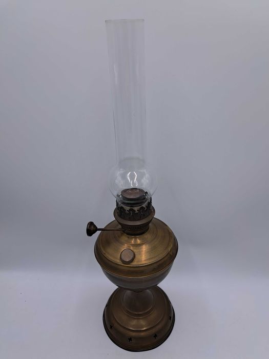 Stara lampa naftowa mosiężna smukła wysokość 52 cm