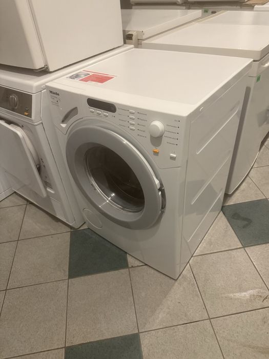 Pralka firmy Miele z plastrem miodu