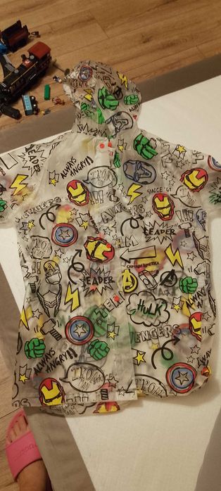 Płaszcz przeciwdeszczowy Avengers104/110