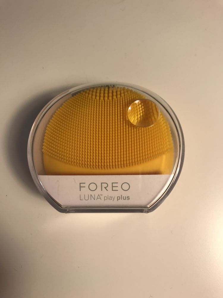 Foreo Luna Play Plus Sunflower Yellow