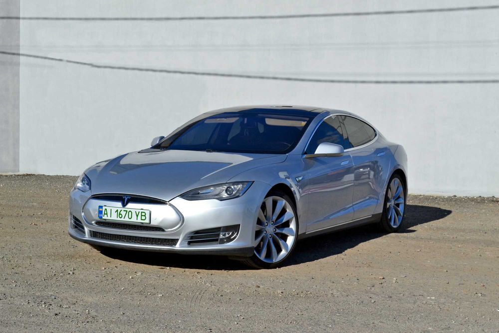 Продам Tesla Model S P85+