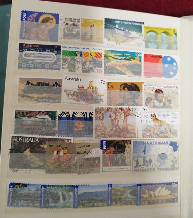 Classificador com 300 selos diferentes Austrália