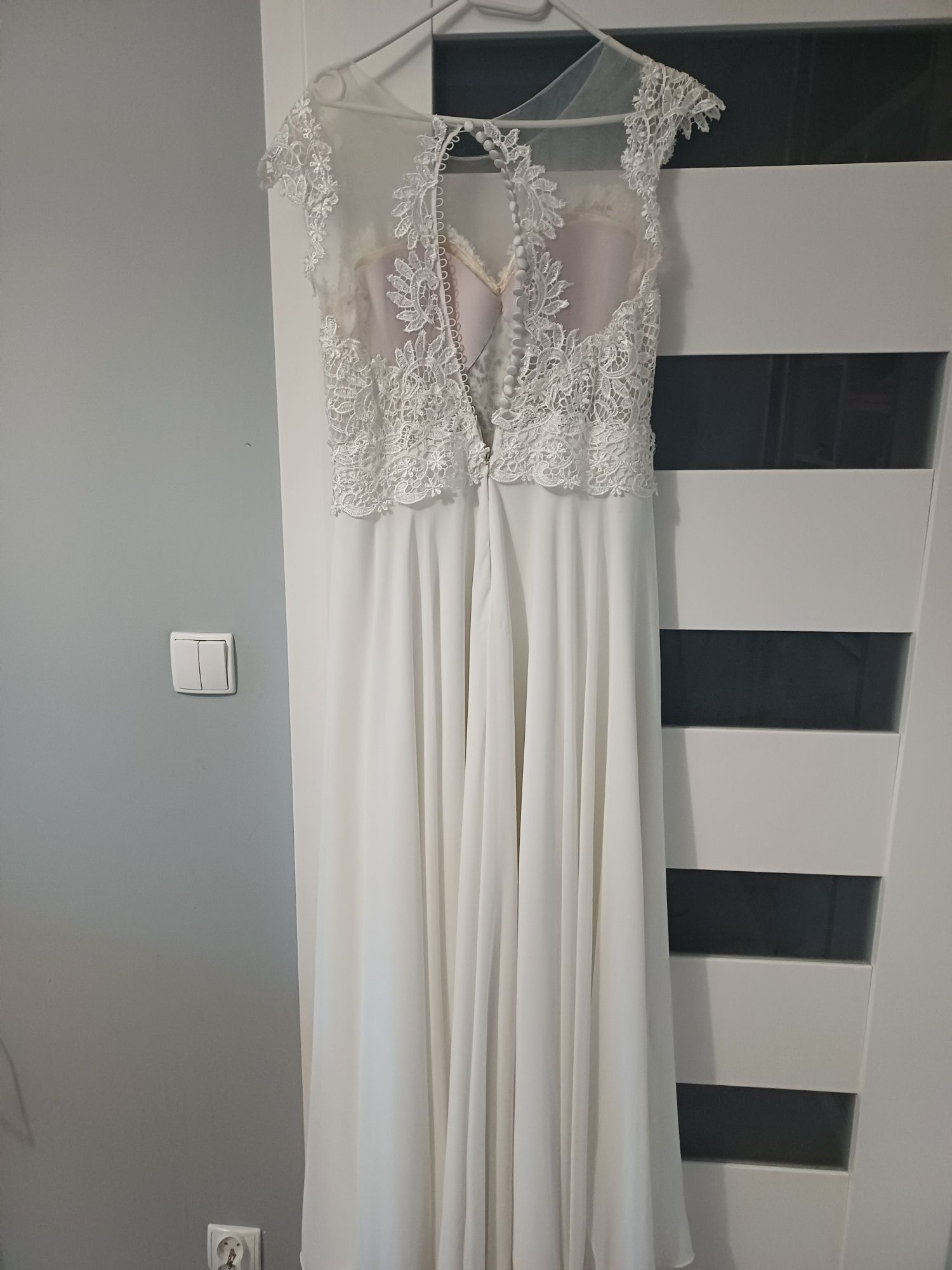Suknia ślubna materiał tiulu