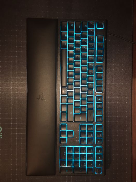 Teclado Razer Ornata V2 (Semi-mecânico-Preto)
