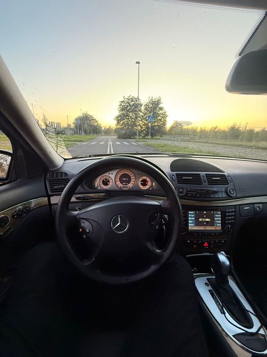 MERCEDES kombi 3.2l TDI E 211 avantgarde 2003r