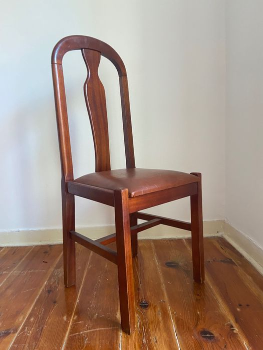 Mesa de Madeira Maciça Extensível + 6 cadeiras