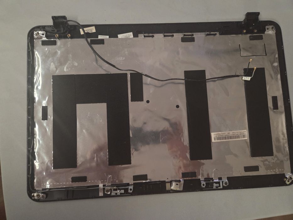 Sprzedam tylnie klapę Matrycę do laptopa FUJITSU LIFEBOOK AH531