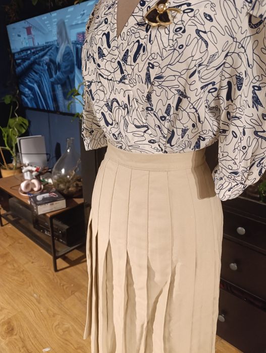 Spódnica Vintage beżowa gruby materiał