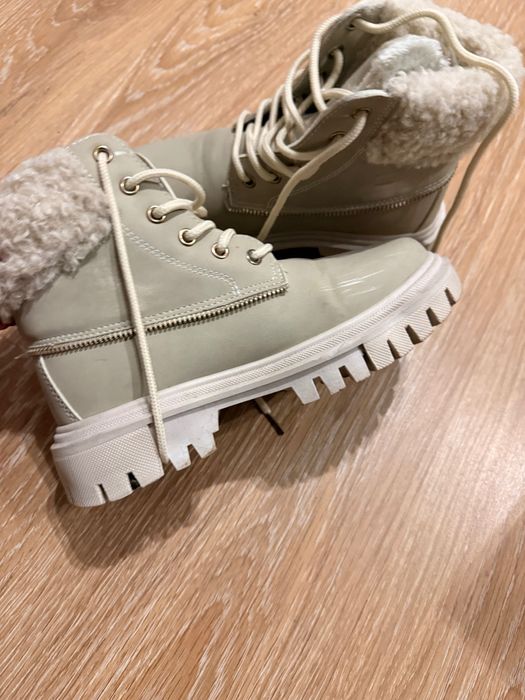 Ботінки жіночі  36 бежеві зимові