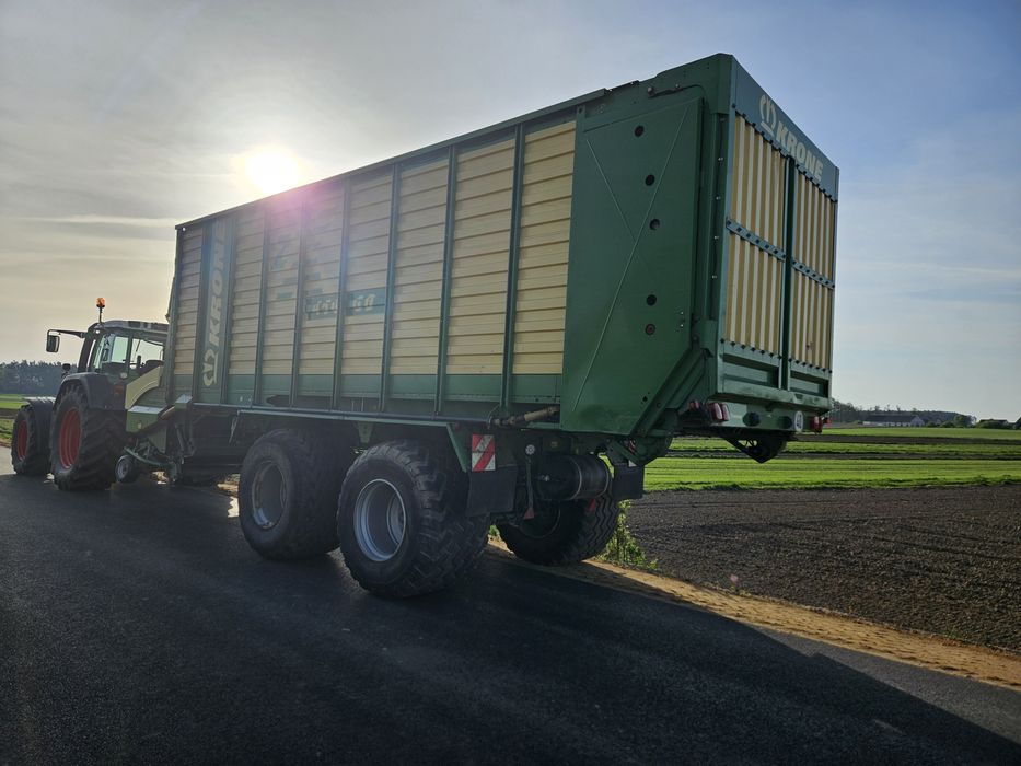 Krone ZX450 GD przyczepa zbierająca objętościowa Claas Kaweco Bergmann