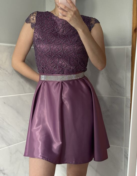 Сукня атласна.