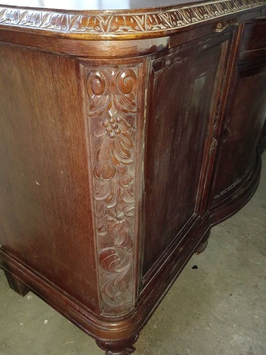 Stary kredens antyk zabytek