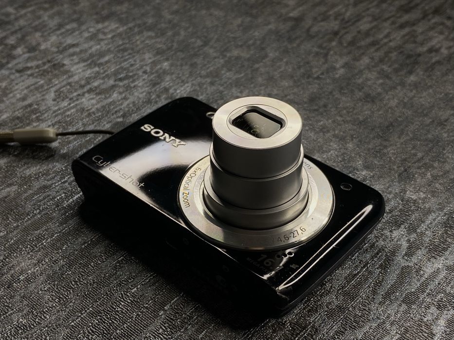 Sony Cyber-Shot DSC-W670