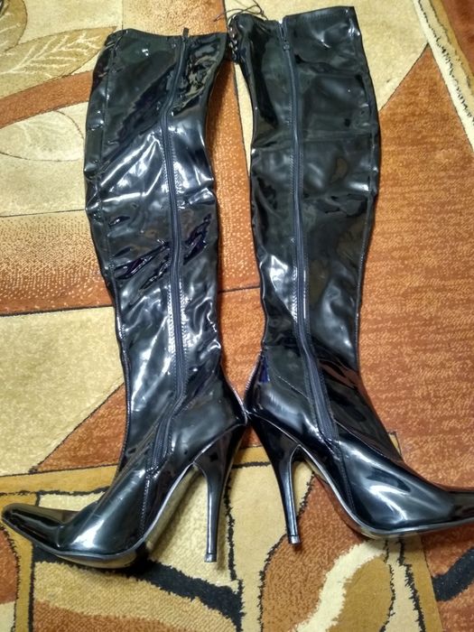 szpilki  kozaki  uniseks   po udo  rozmiar  42    REŃKA