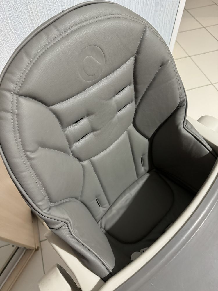 Cтульчик для кормления Lionelo Cora