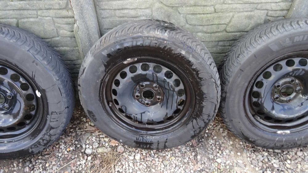 Opony zimowe Volskwagen 5x112 stalówki R16 (19)