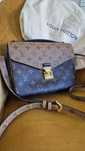 Torebka Louis Vuitton Pochette Metis Monogram Reverse