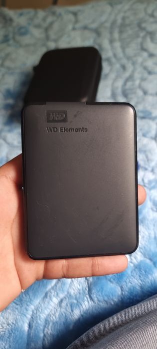 Discos externos TOSHIBA & WD Elements + Bolsa GOODIS