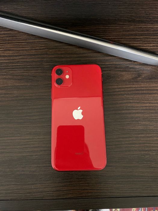 iPhone 11 128gb Red в отличном состоянии красный айфон