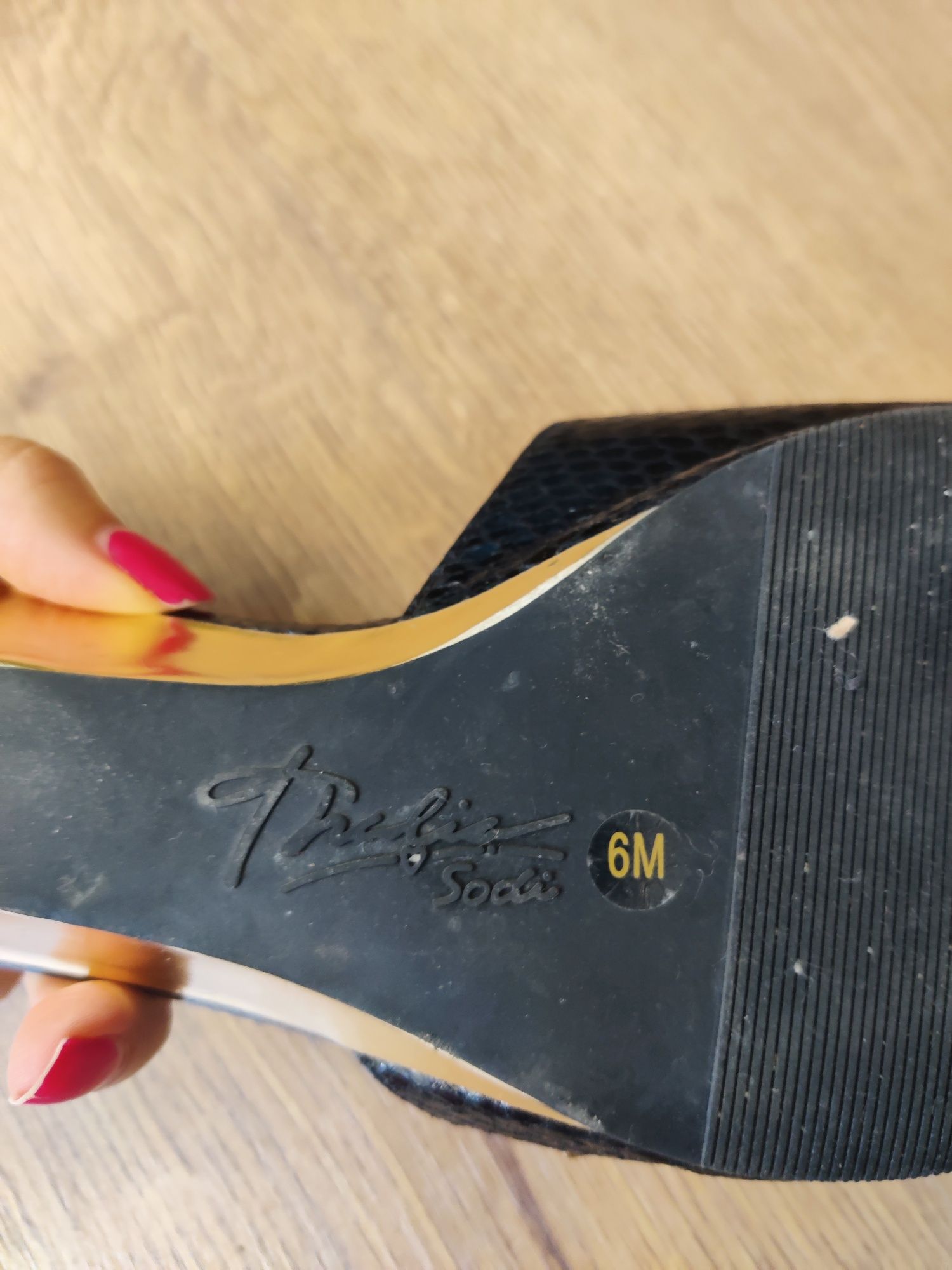 Mules com mini cunha tam 36 / Thalia Sodi